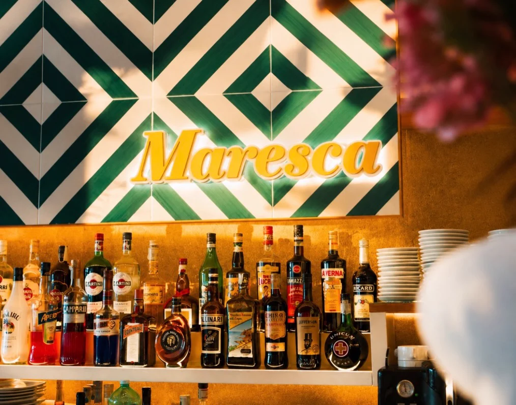 Bistrot Relais Maresca — scaffale liquori