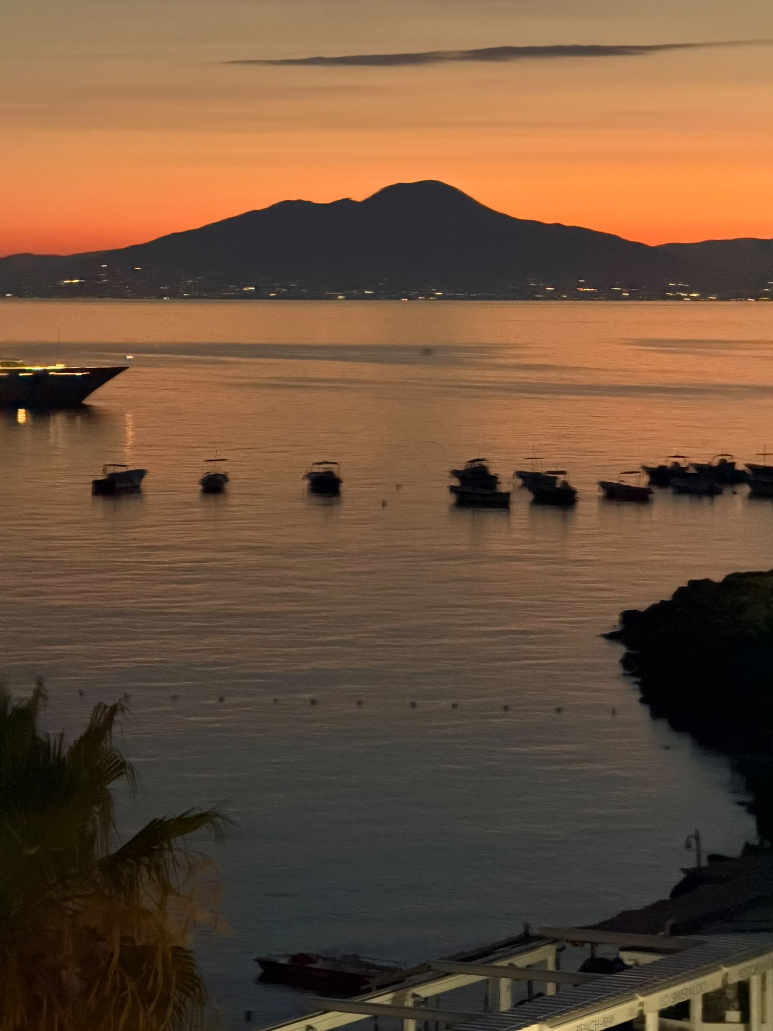 Tramonto sul Golfo di Napoli dalla terrazza — Relais Maresca Capri